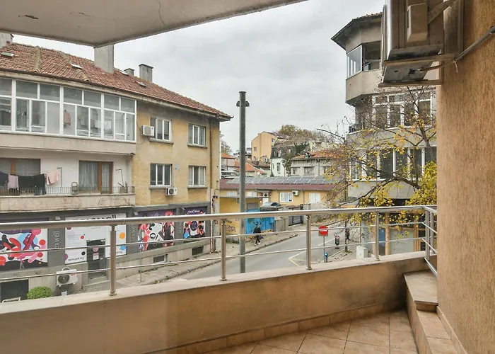 Gem For 2 Next To * Várna