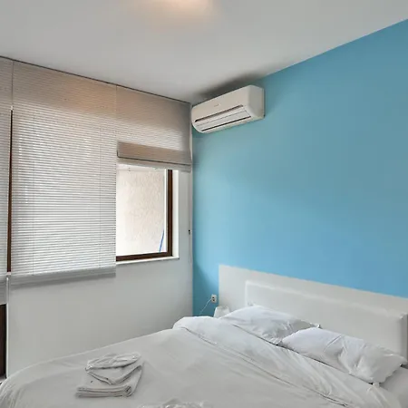 Apartment Gem For 2 Next To